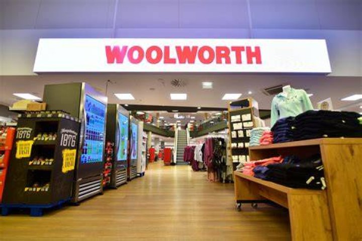 Woolworth's cake factory has cake lovers excited