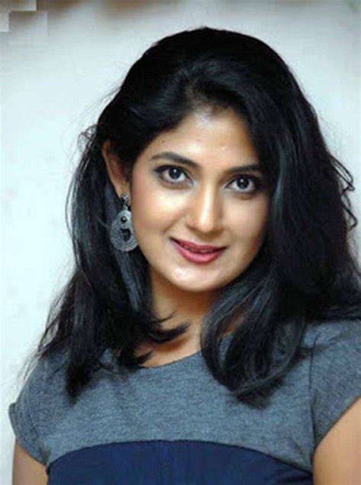 Yagna Shetty Age, Net Worth, Affairs, Height, Bio and More