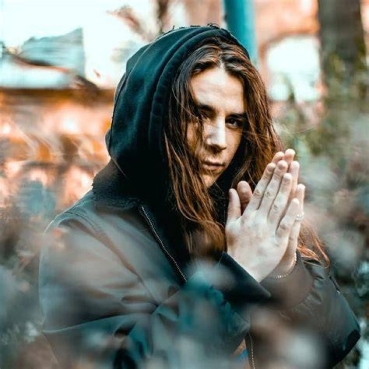 Yung Pinch height